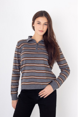 Светр жіночий